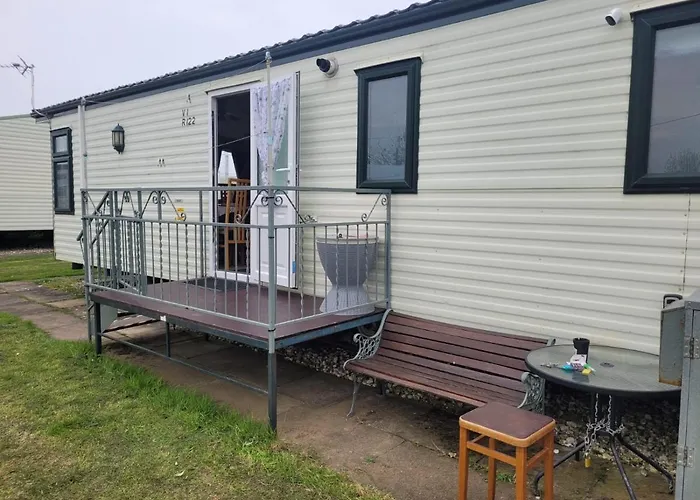 Discover Comfort Home From Home 8-Birth Caravan